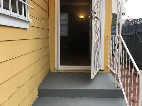 3rd image of 2623 Violet St