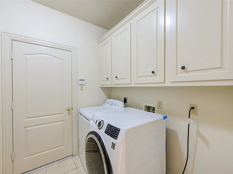 1502 Ashbury Park Ln — Photo 23