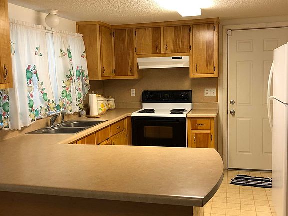 3rd image of 206 E Hatton St