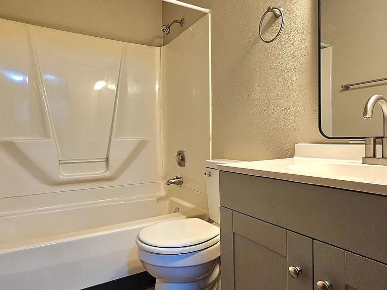 1260 Sanlor Ave #4 — Photo 13