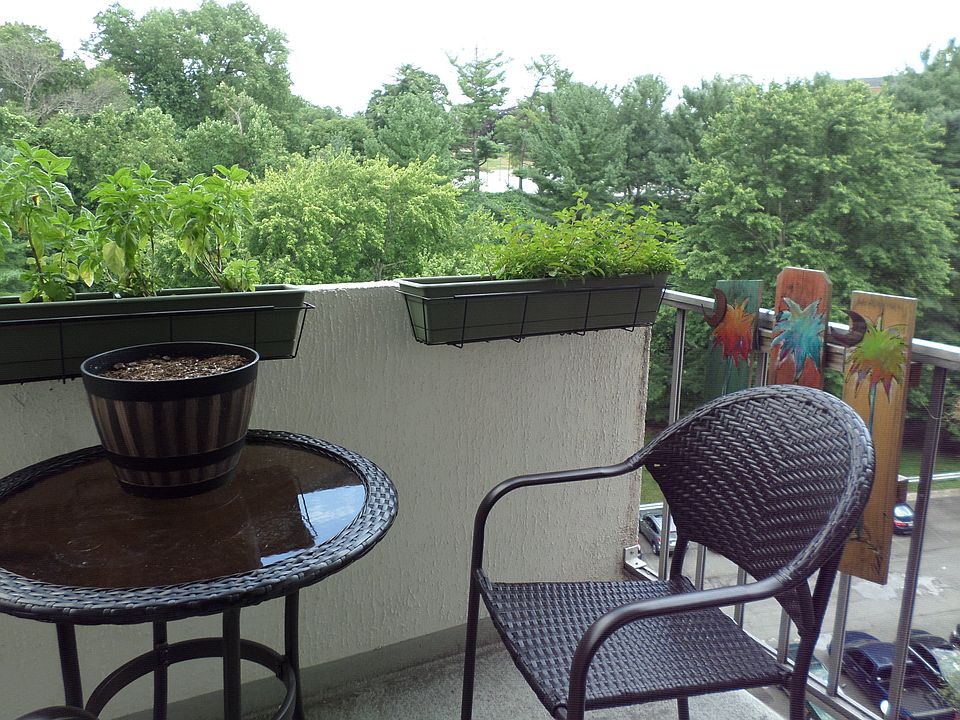 sitting area on balcony
