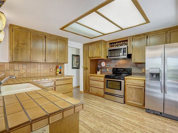 5th image of 12620 Jayhawk Ct