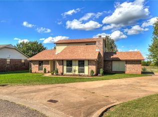 132 Meadows Ln, Shawnee, OK 74804