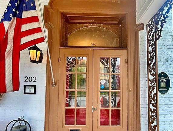 3rd image of 202 N 3rd St
