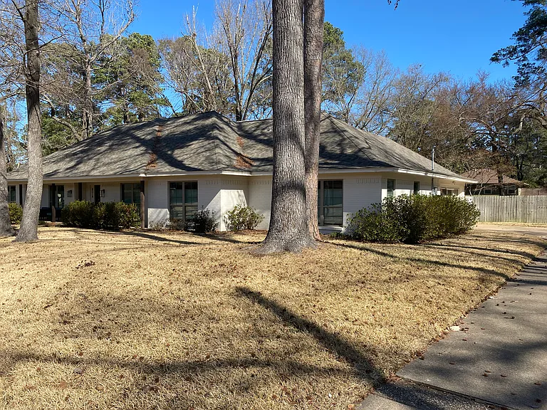 8318 Yale Dr — Photo 41