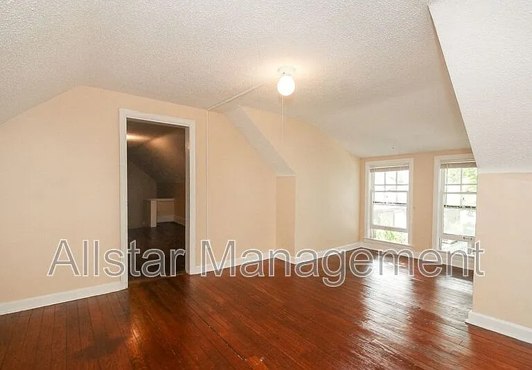 2100 Cottage Grove Dr — Photo 21