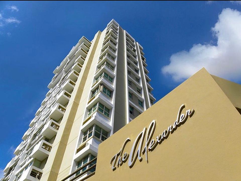 Cond The Alexander Apt 1201
Walking distance to the beach
Only 2 per floor 
Covered Parking
FULL generator