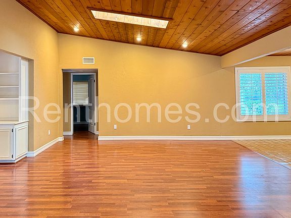 4th image of 11339 Red Cedar Ln