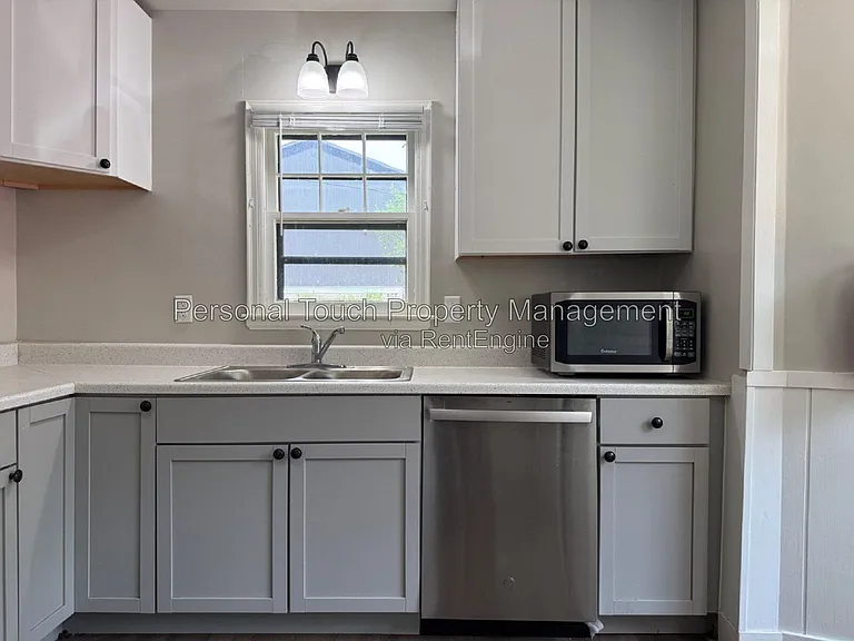 704 8th St S — Photo 5