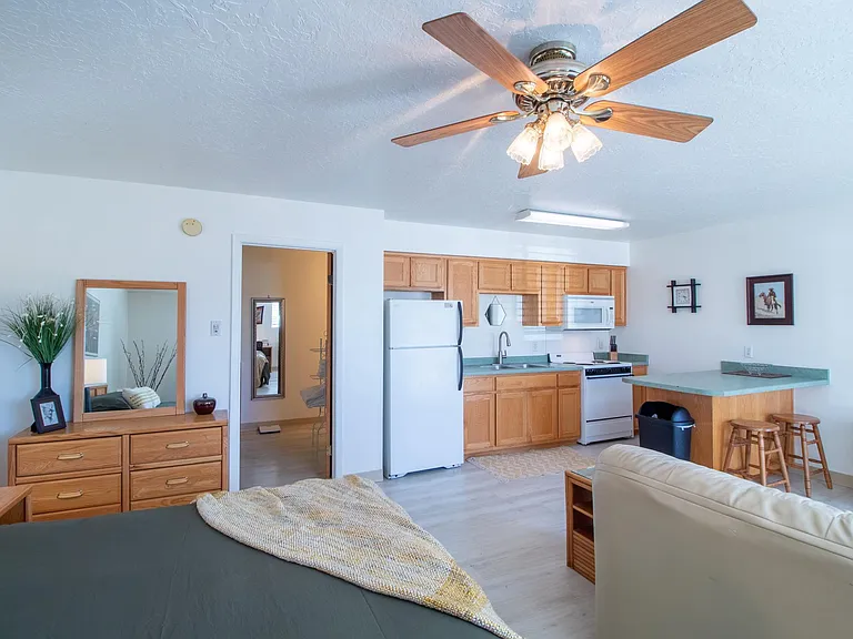 2302 N Tucker Ave — Photo 8