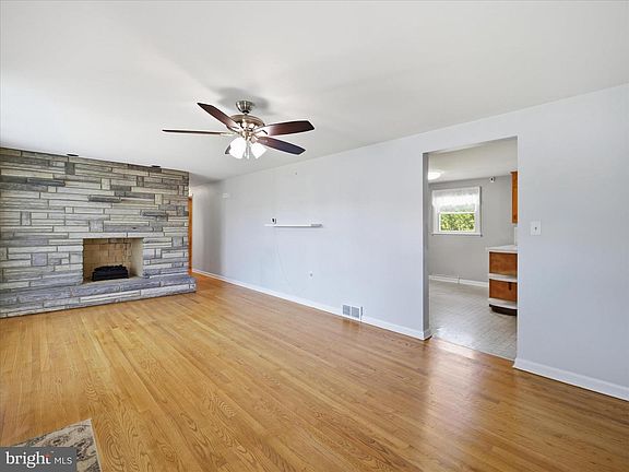 5th image of 507 E Franklin St