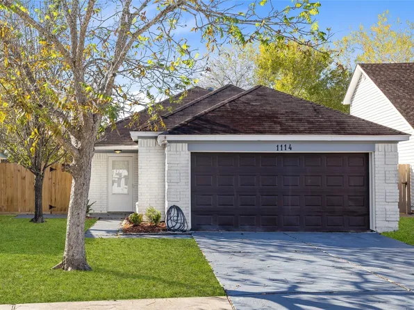 1114 Lochmoor Ln, Pearland, TX 77581