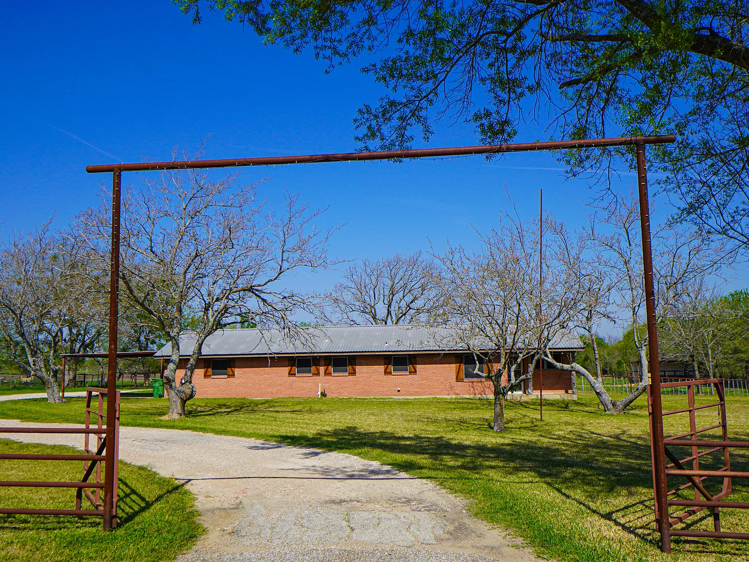 3 bed, 1720 sqft, $2,800 — Photo 1