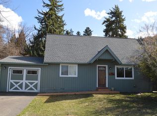 879 Lakeshore Dr, Klamath Falls, OR 97601