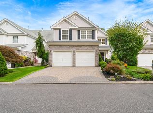66 Kate Circle, Middle Island, NY 11953