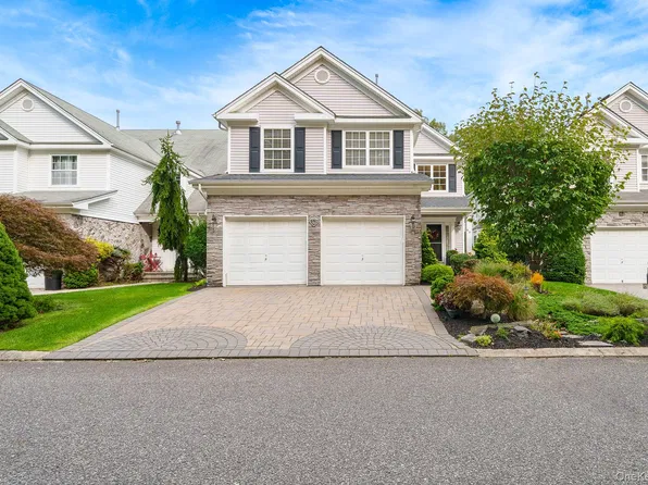 66 Kate Circle, Middle Island, NY 11953