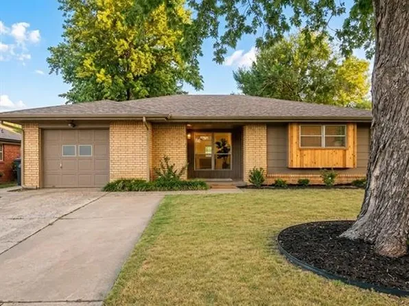 1109 W Peebly Dr, Midwest City, OK 73110