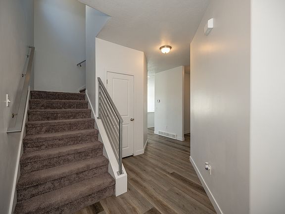 4th image of 1179 W Racehorse Way