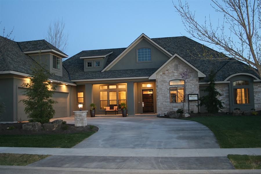 2nd image of 663 E Lakebrook Ln