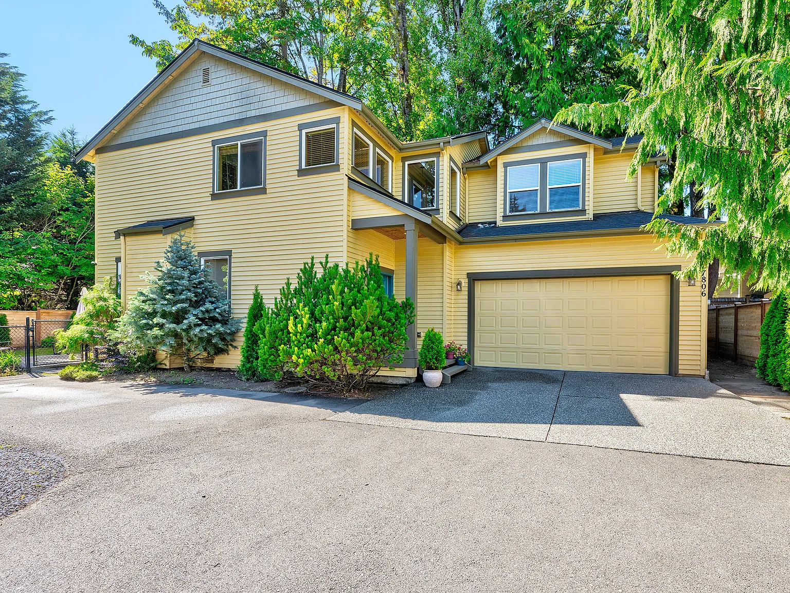 3 bed, 2.5 bath, 2193 sqft, $4,895 — Photo 1