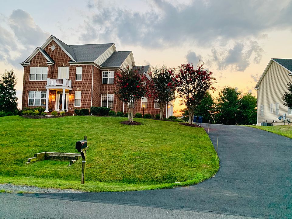1st image of 25189 Blackstone Ct