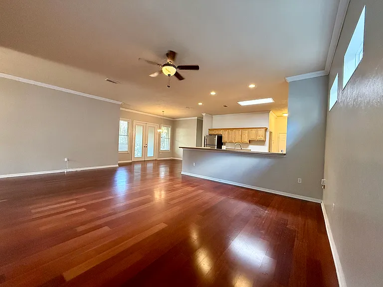 9905 NW 21st Ave — Photo 4