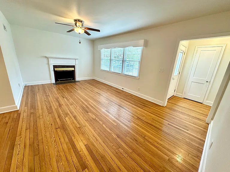 22 Sewanee Ave — Photo 3
