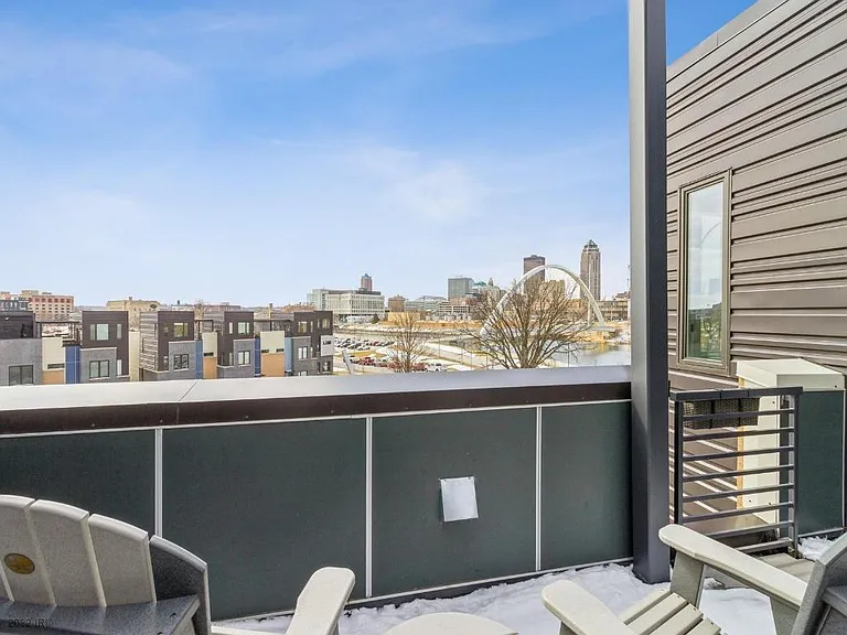 114 E Center St — Photo 22