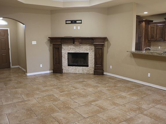 5th image of 15406 Basswood Dr