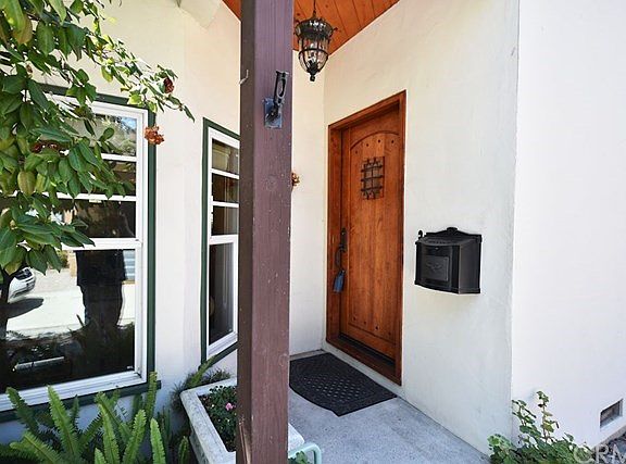 3rd image of 1339 N Sultana Units Abc Ave