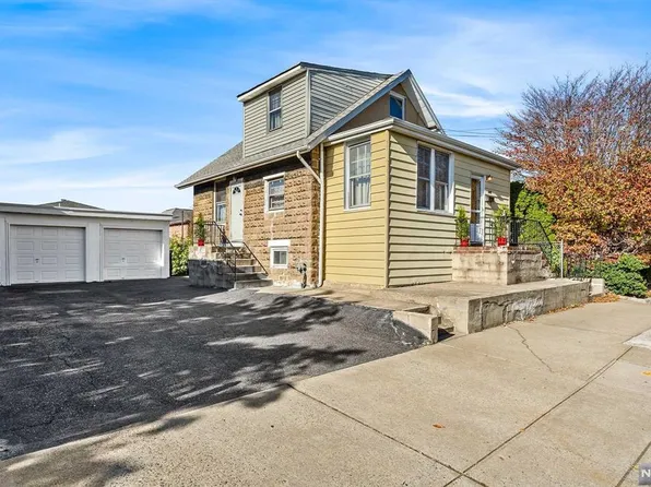 267 13th St, Palisades Park, NJ 07650