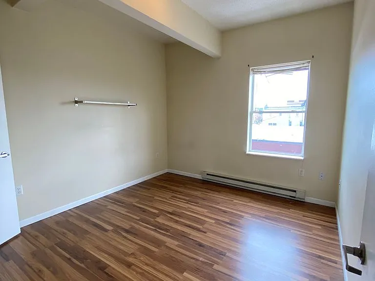 508 N Bridge St — Photo 6