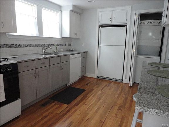 3rd image of 5 Washington St