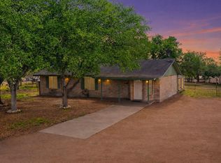 2802 Comanche St, Beeville, TX 78102