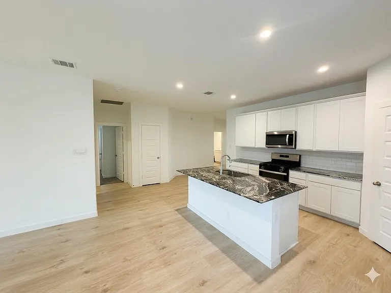 4946 Pine Haven Ln — Photo 9