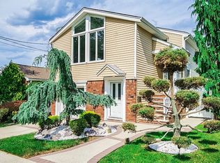 211 Cortelyou Ave, Staten Island, NY 10312