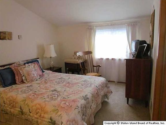 3rd image of 81 Surfside Plz