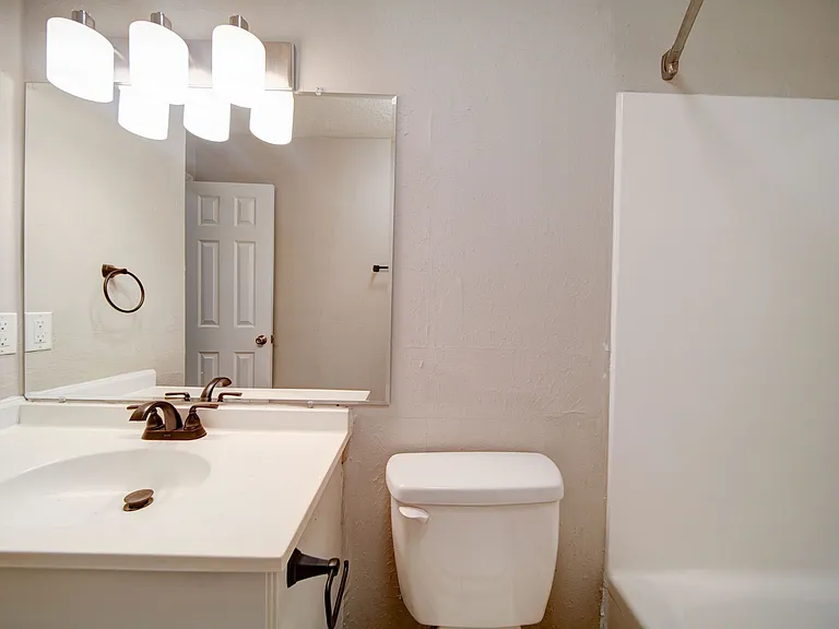 The Manor Townhomes — Photo 4