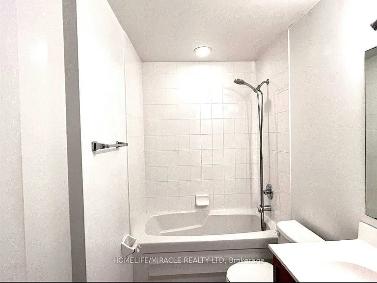 388 Prince Of Wales Dr #1605 — Photo 3