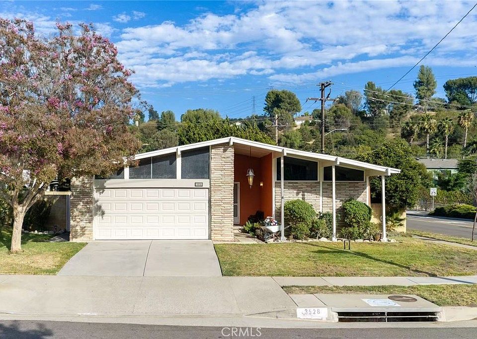 1st image of 3528 Castle Rock Rd