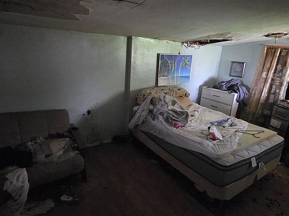 2nd image of 210 W 25th St