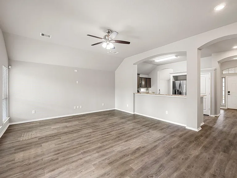 1945 Briar Grove Dr — Photo 6