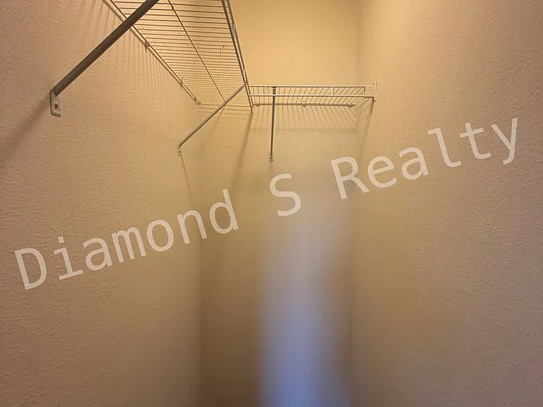 2214 N East Ave — Photo 16