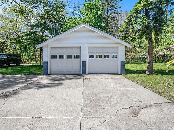 3rd image of 1751 McGraft St
