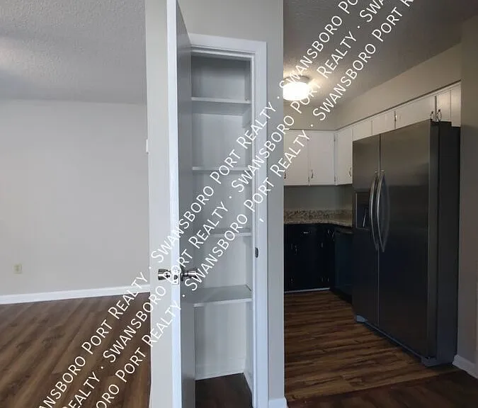 13 Port West Ct #D — Photo 8