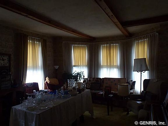 5th image of 5 E Oneida St