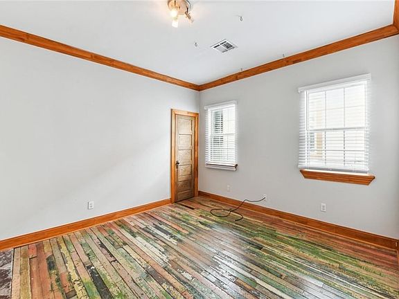 3rd image of 2319 Robert St
