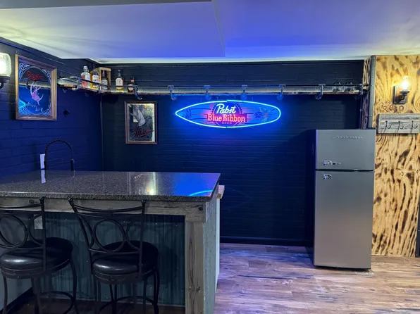 221 E 94th St, Bloomington, MN 55420