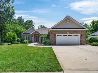 1057 Westwood Dr, Morris, IL 60450
