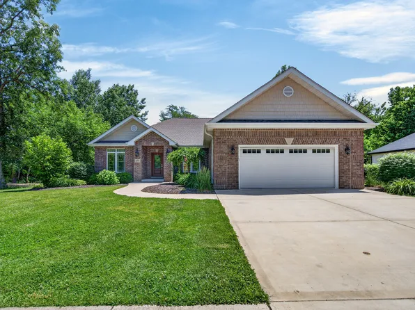 1057 Westwood Dr, Morris, IL 60450